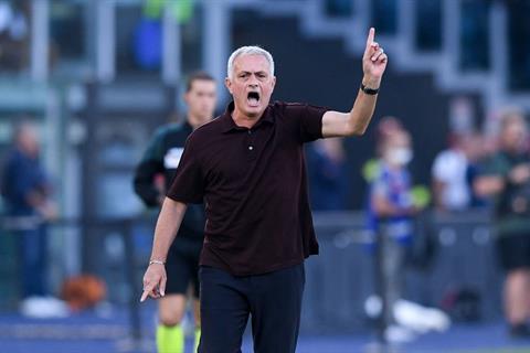 Mourinho gọi một cầu thủ AS Roma là kẻ phản bội